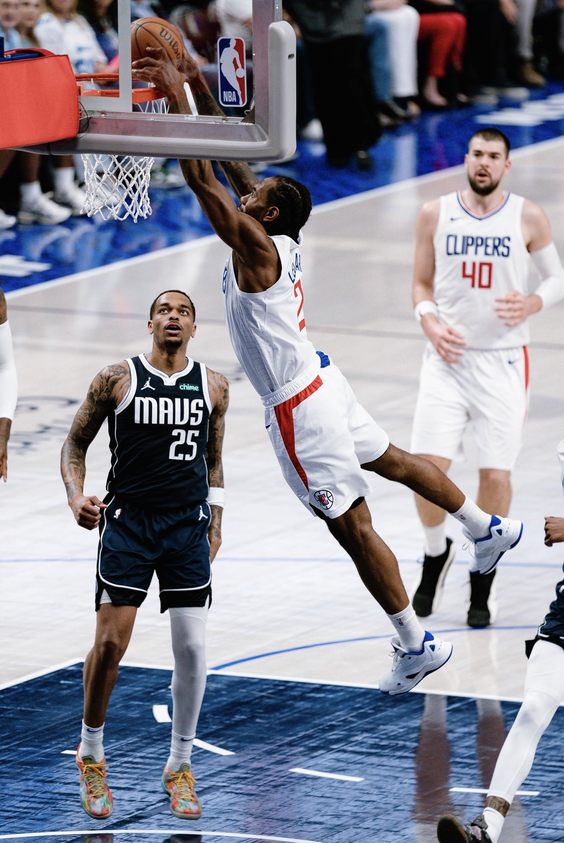 NBA比赛中发生的激烈对垒场面回顾 NBA比赛中发生的激烈对垒场面回顾