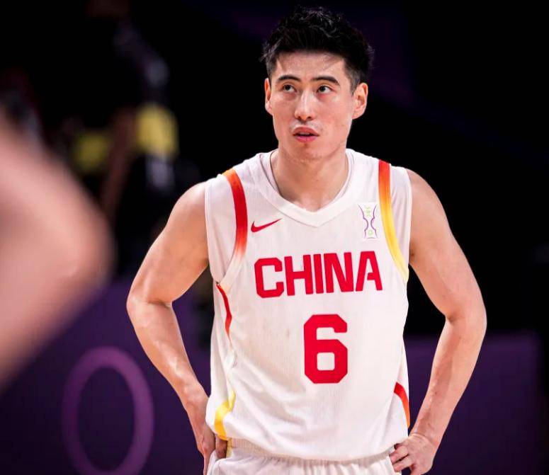 福建男篮勇夺胜利,表现令人瞩目 福建男篮勇夺胜利,表现令人瞩目