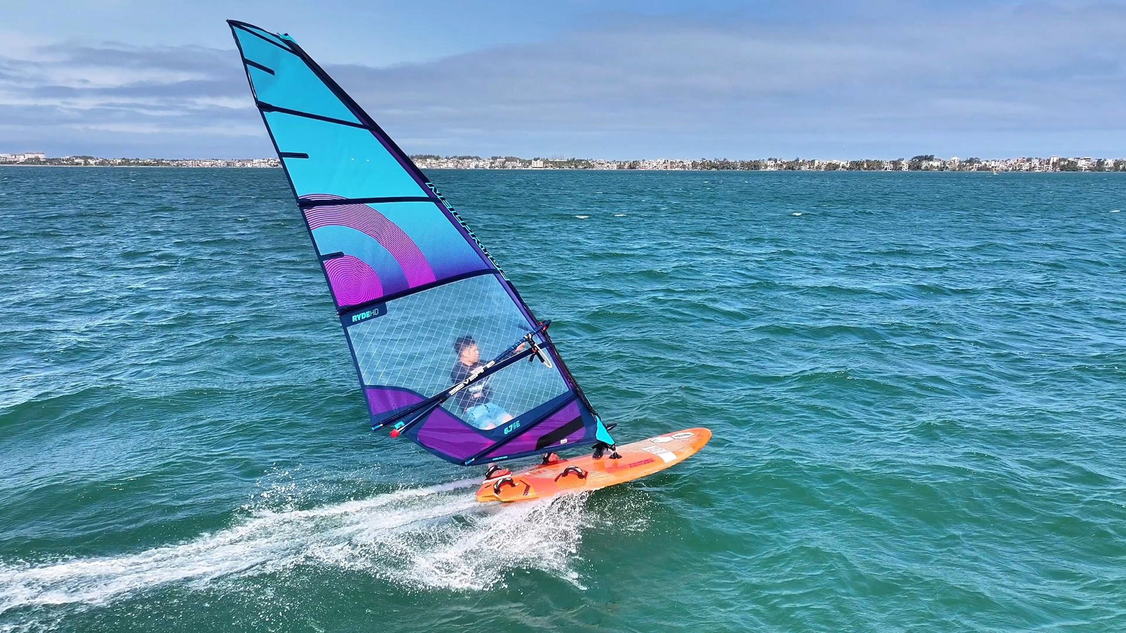 1xBit体育在线登录-新西兰帆船选手在比赛中突破自我限制