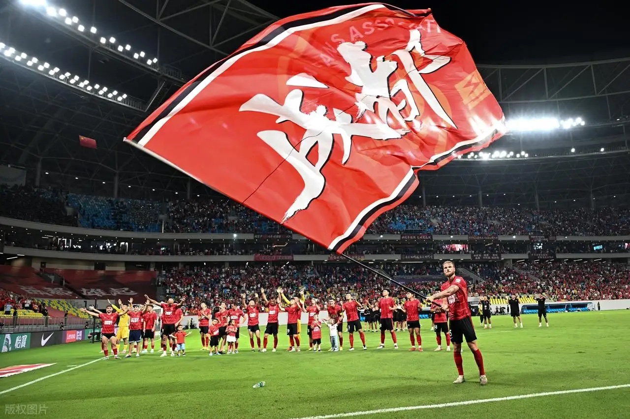 包含中国顶尖球队齐聚赛场,竞技水平备受赞誉的词条 包含中国顶尖球队齐聚赛场,竞技水平备受赞誉的词条