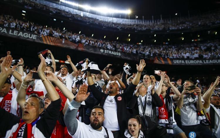 一场比赛引起球迷热议,讨论度极高 一场比赛引起球迷热议,讨论度极高