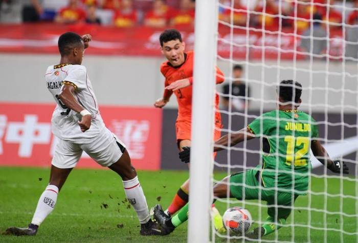 关于意甲赛事座无虚席,球迷热情助威欢呼雀跃的信息 关于意甲赛事座无虚席,球迷热情助威欢呼雀跃的信息