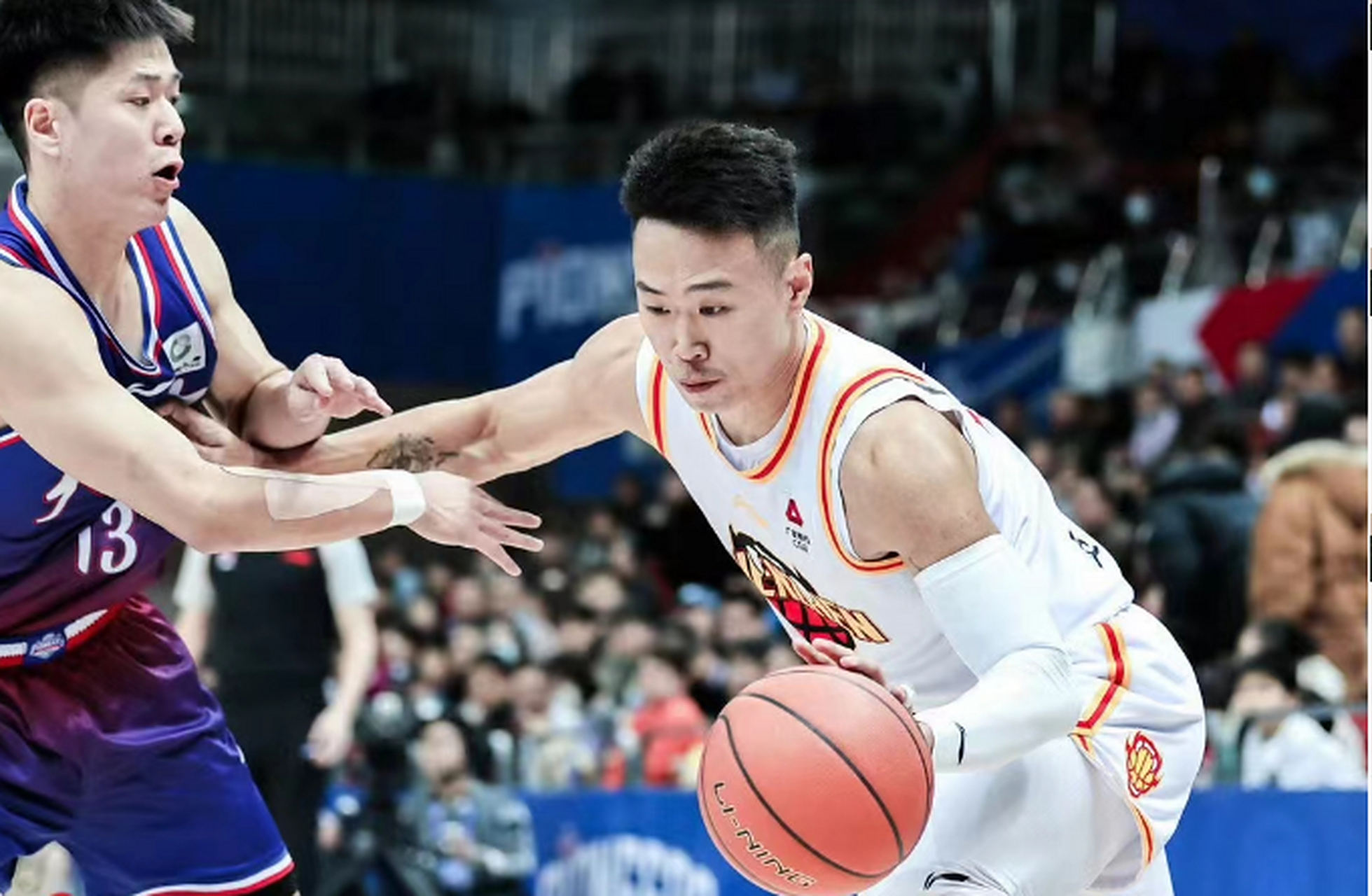 深圳队在比赛中取得胜利，实力压倒对手