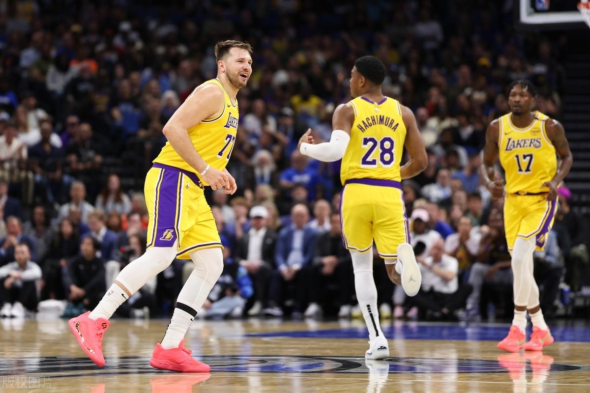 湖人击败魔术，取得六连胜