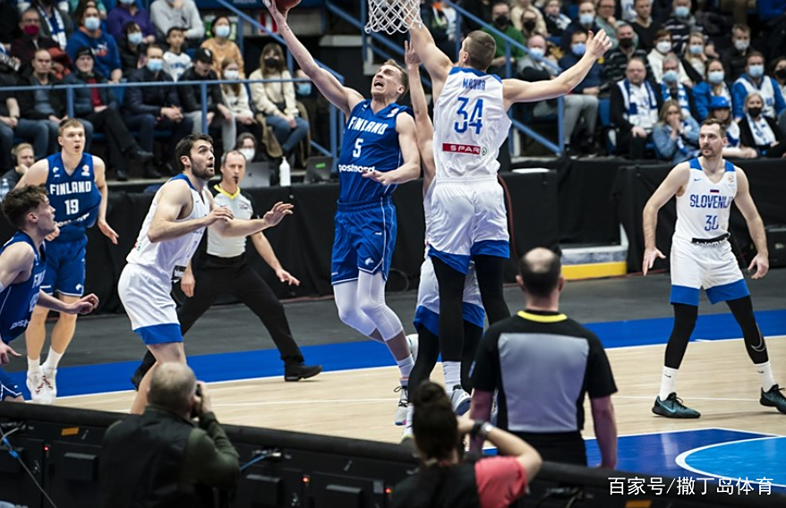 土耳其球员下场受伤，芬兰队上演绝杀,惊险比赛让球迷热血沸腾