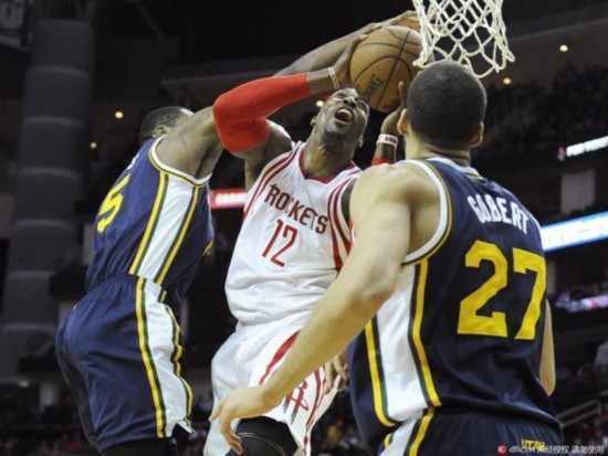 人遭遇尴尬失败,霍华德发飙遭罚的简单介绍 人遭遇尴尬失败,霍华德发飙遭罚的简单介绍