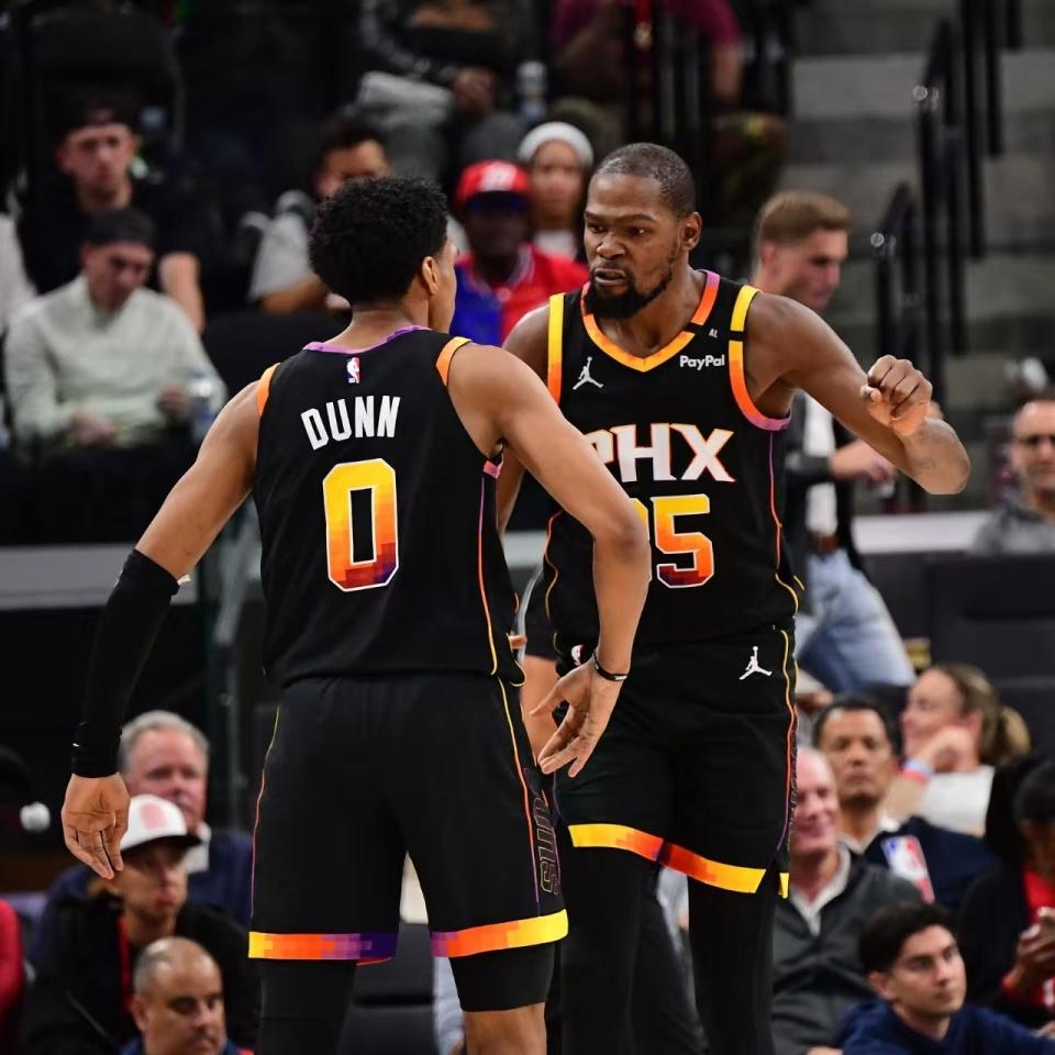 太阳队阵容再次调整,主帅透露新打法 太阳队阵容再次调整,主帅透露新打法